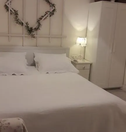 Romantic On Rynok Square With Air-conditioning Lviv