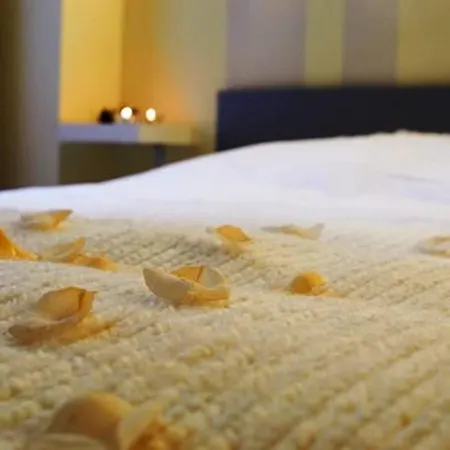 Romantic On Rynok Square With Air-conditioning *