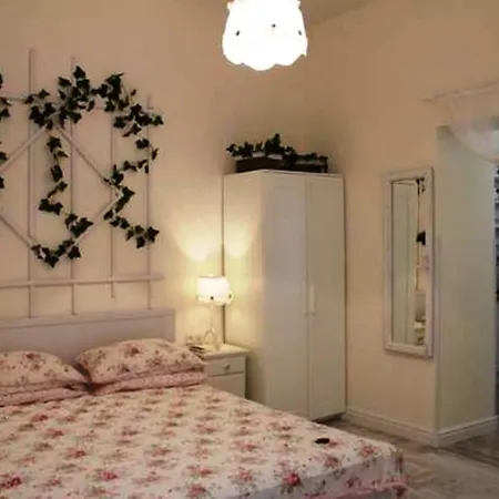 Romantic On Rynok Square With Air-conditioning Lviv