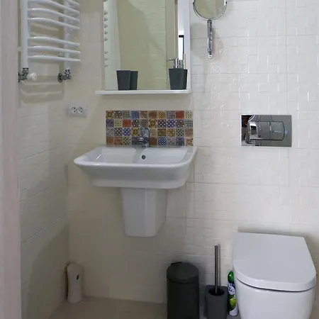 Romantic On Rynok Square With Air-conditioning Daire *