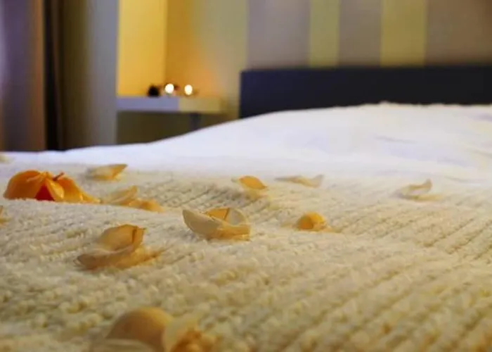 Romantic On Rynok Square With Air-conditioning *